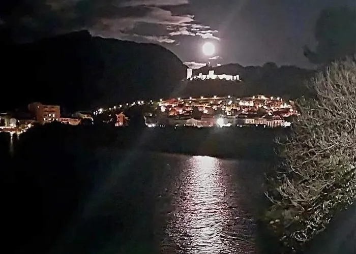 Oda ve Kahvaltı Bomarosa