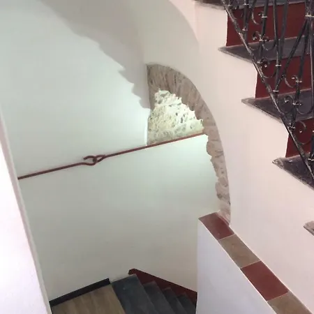 فندق مبيت وإفطار Bomarosa Rooms بوسا