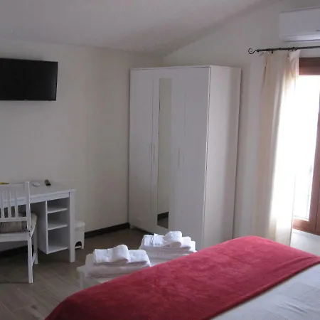 Bomarosa Bed & Breakfast Bosa