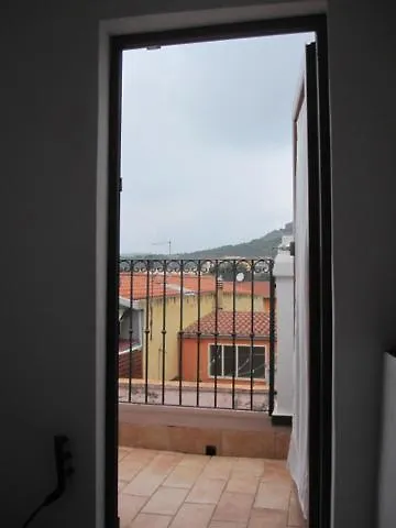 Bomarosa Bed & Breakfast Bosa